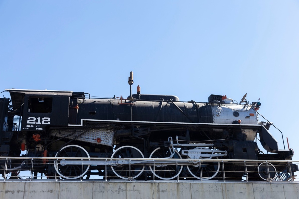 La Maquinita 212, ferrocarril que adorna el acceso principal a Apizaco es el ícono de la población. (Andrés Lobato)