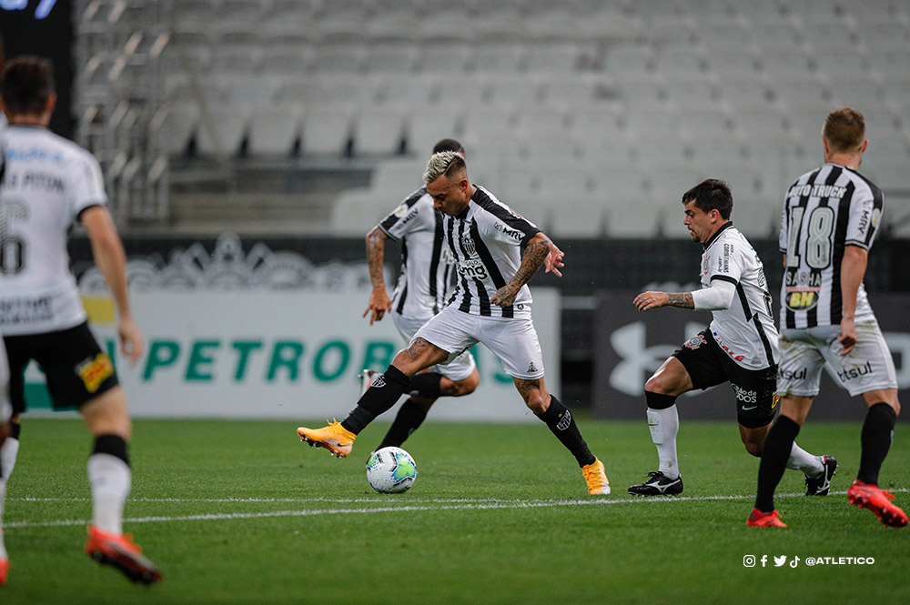 Eduardo Vargas con el Atlético Mineiro (Especial)