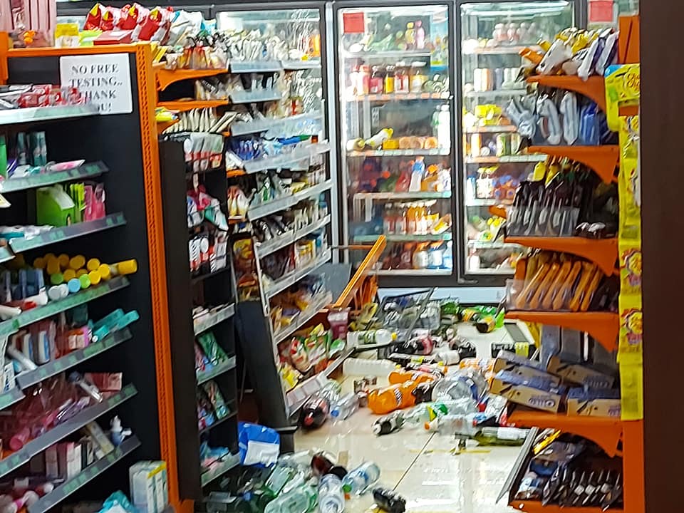 El sismo en Flipinas sólo produjo caída de mercancías y daños materiales. (Twitter: BalisbisJade)