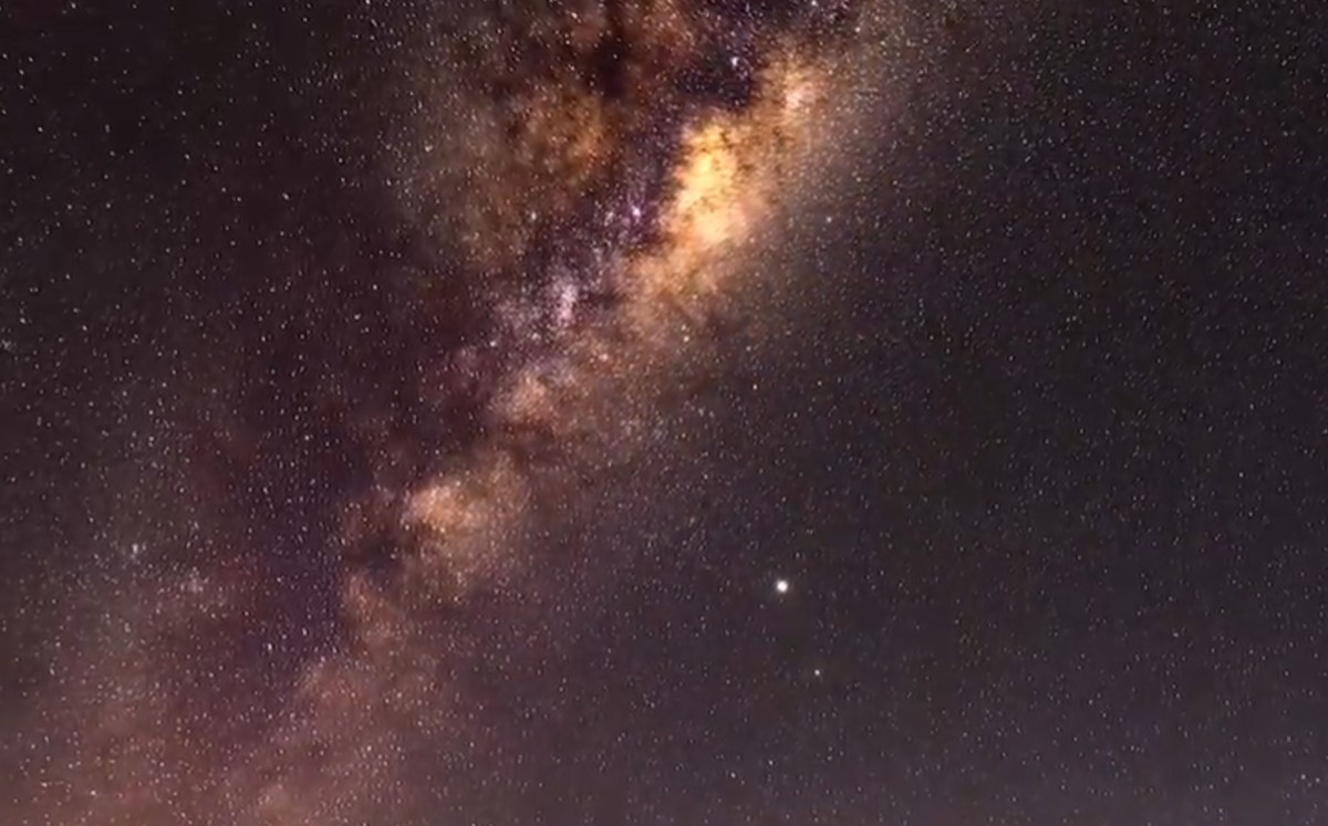 Asombrosas imágenes del cielo de Tasmania iluminado por la Vía Láctea en time-lapse. (DPA)