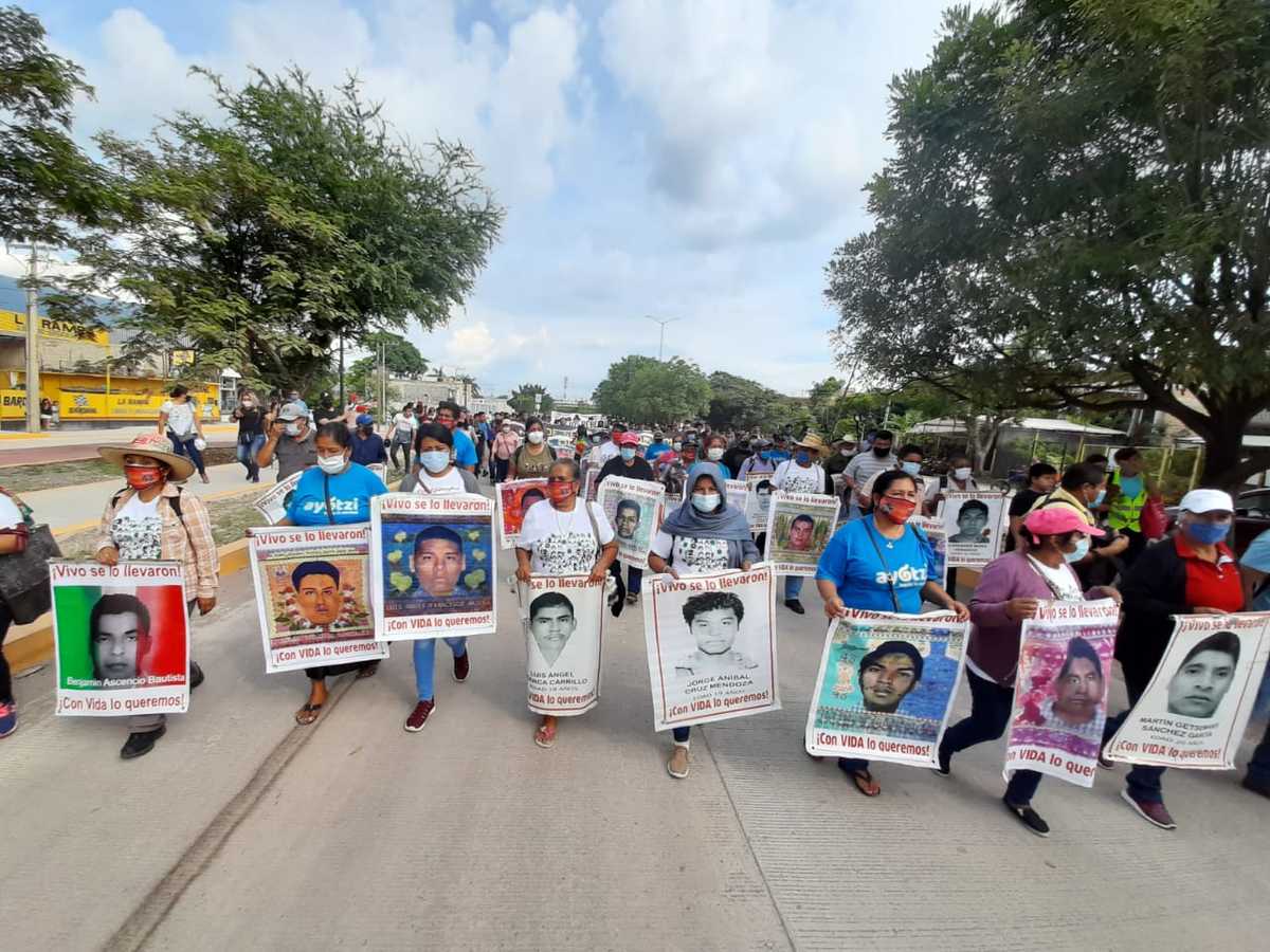 Los padres de los 73 normalistas exigieron que se procese al militar. (Rogelio Agustín Esteban)