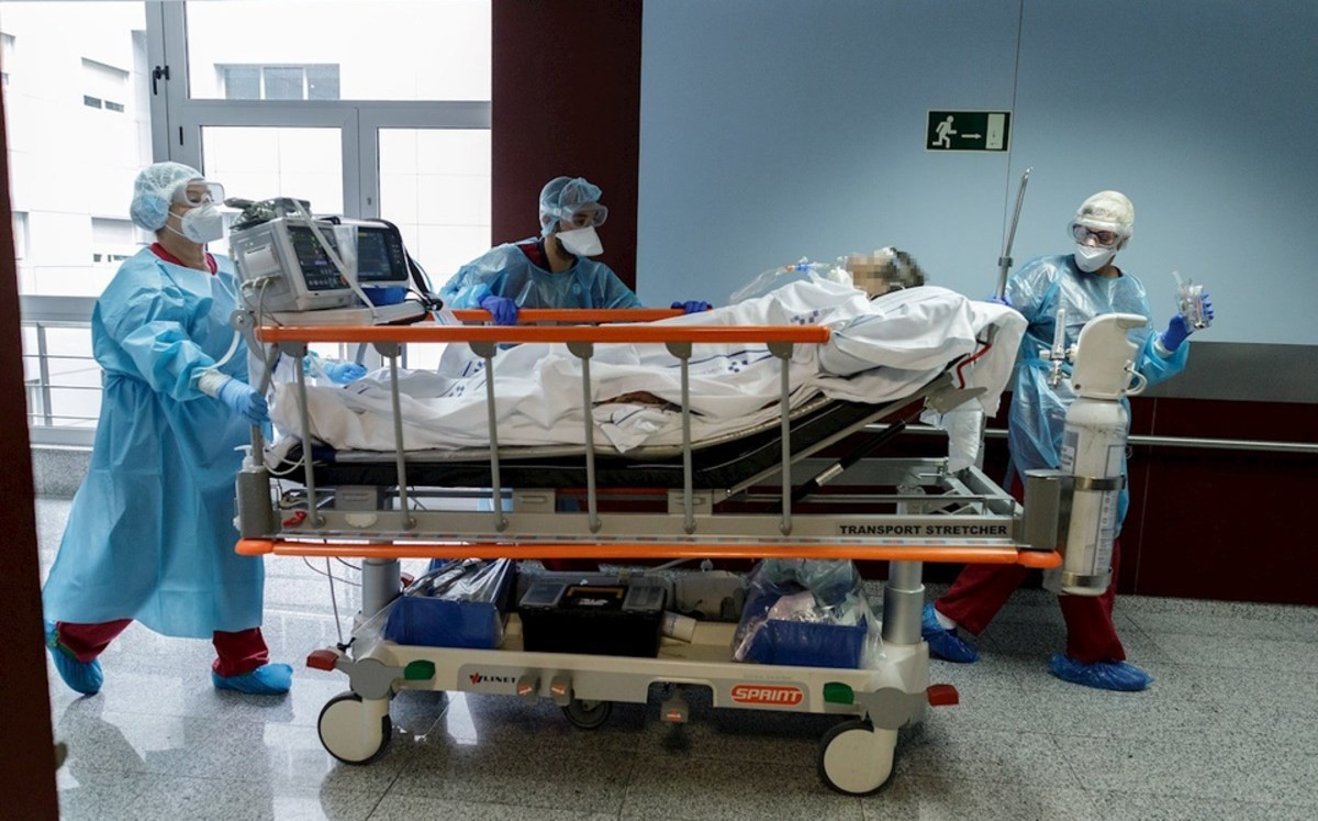 Contagios de covid-19 superan los 55 millones en el mundo