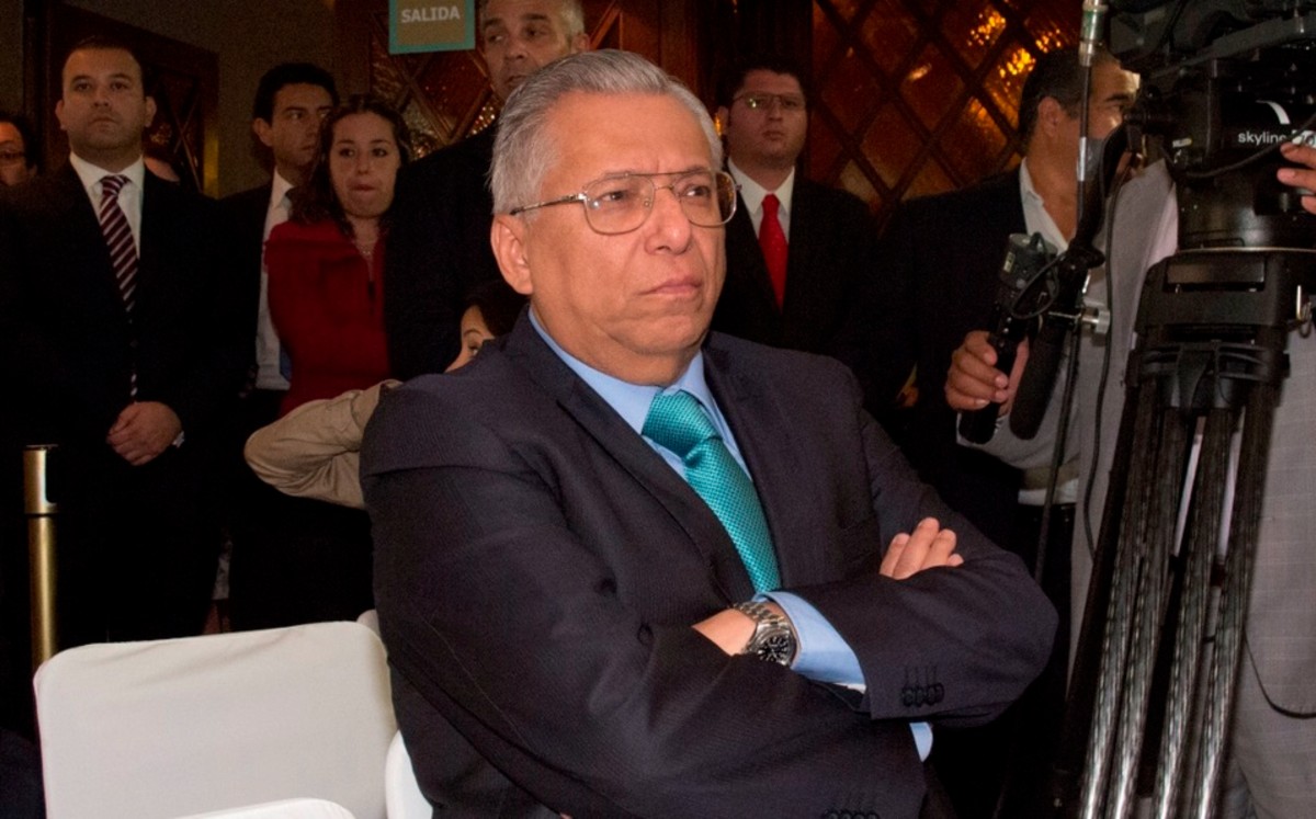 Juez frena orden de captura contra ex colaborador de Rosario Robles