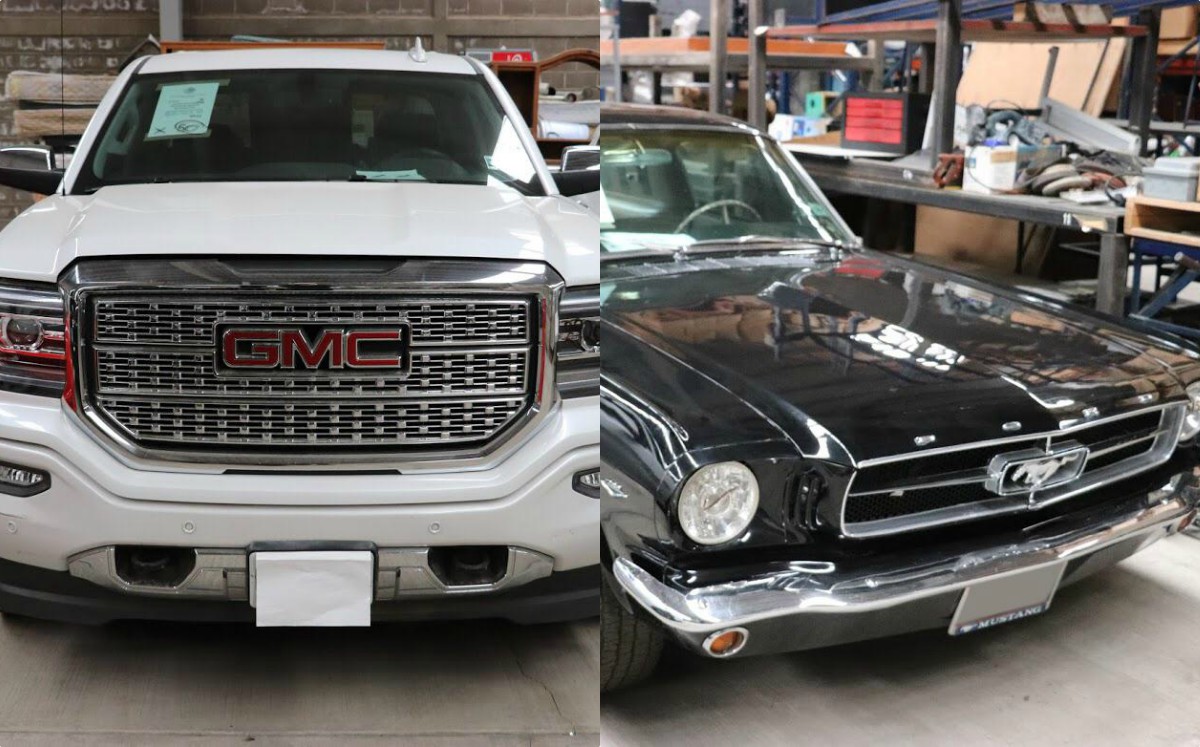 De los 198 lotes de automóviles puestos a venta , sobresalen un Ford Mustang,1965, cuyo precio de salida es de 329 mil 700 pesos. (Especial)