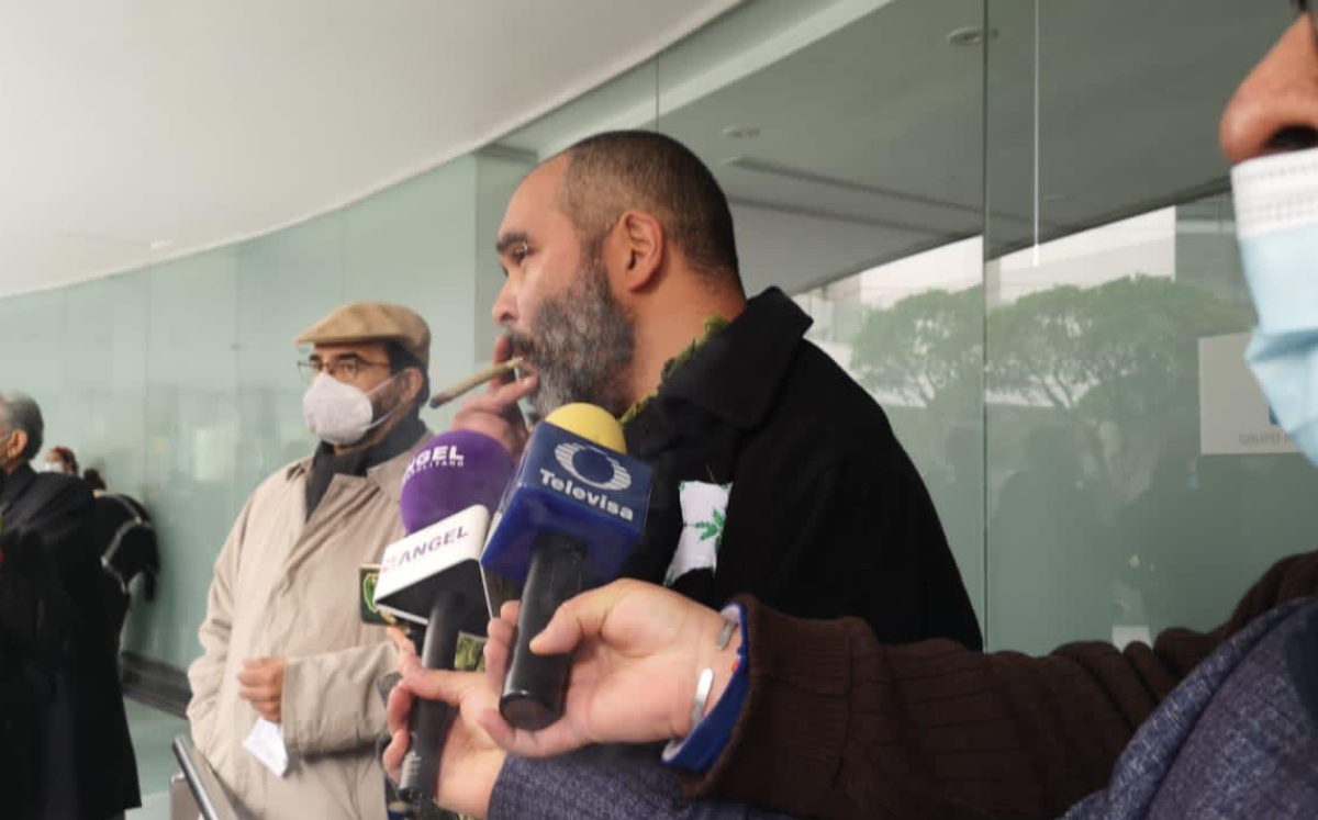 El activista también defendió el derecho a fumar en espacios públicos. (Silvia Arellano)