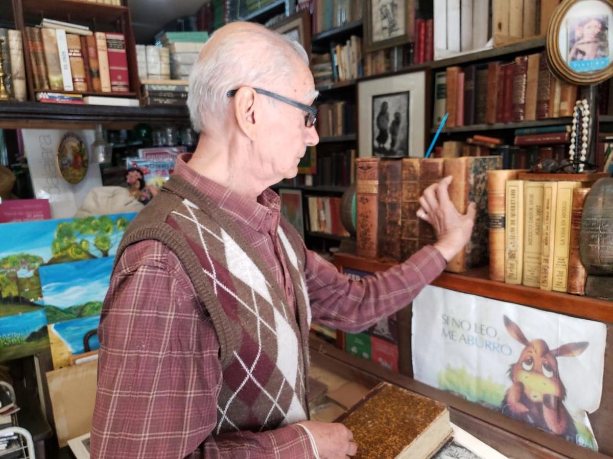 Alberto Cervantes, una vida dedicada a los libros. (Diana Barajas)