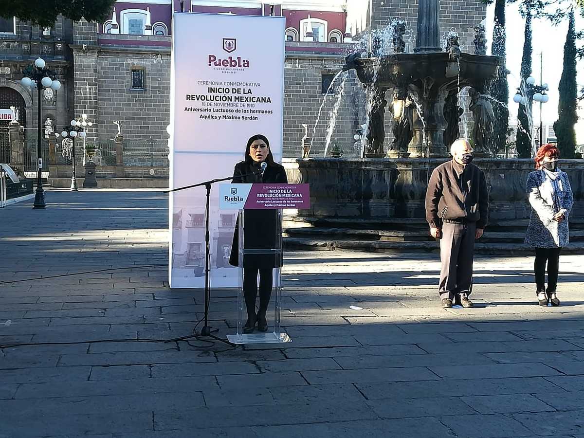 Claudia Rivera Vivanco encabezó la ceremonia del comienzo de la Revolución Mexicana. (Angélica Tenahua)