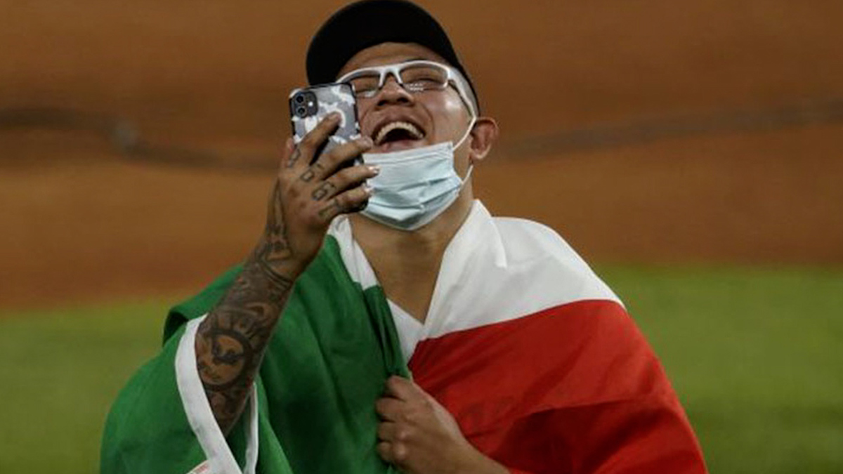 Julio Urías visita Notivox TV tras ganar la Serie Mundial