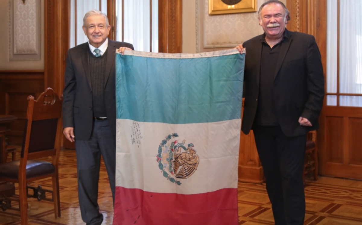 AMLO compartió en Twitter la foto con el actor (Twitter).