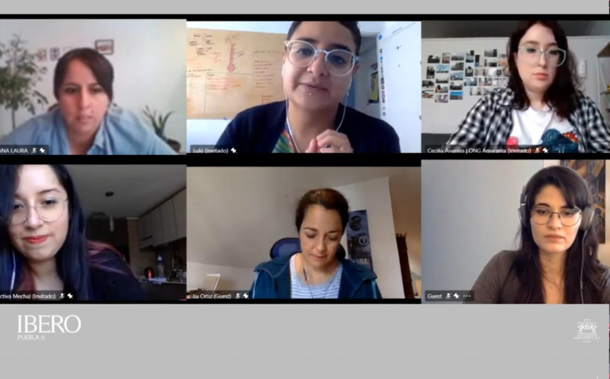 A través de un conversatorio se habló sobre la violencia digital que sufren las mujeres. (Especial)