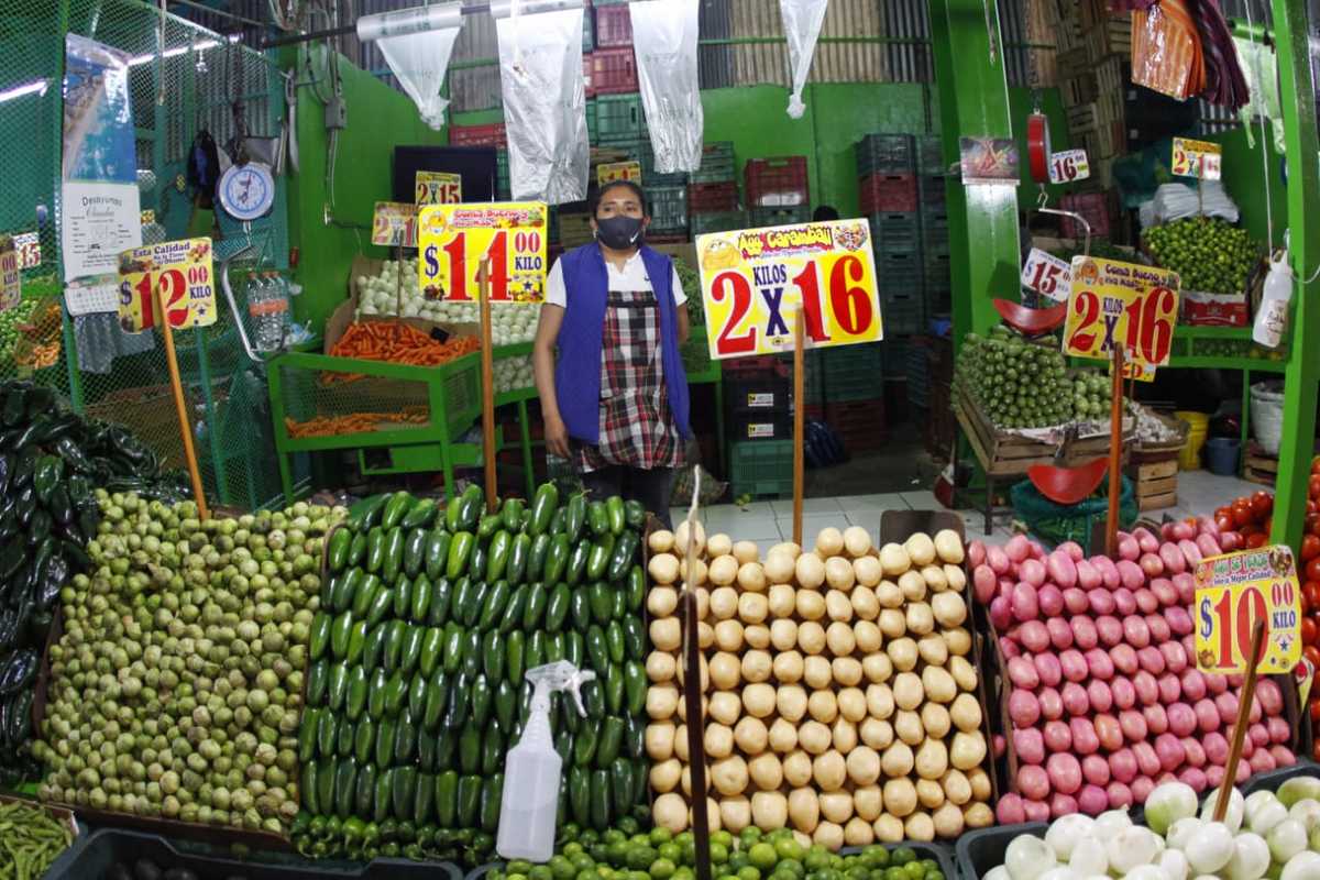 Productos como el jitomate y las hortalizas registran las variaciones más importantes en sus precios. (Melanie Torres)