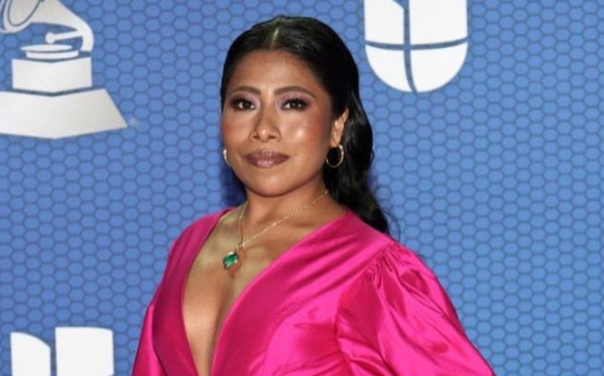 Yalitza Aparicio deslumbra con elegante look en los Latin Grammy 2020 (Instagram: @sophielopez).