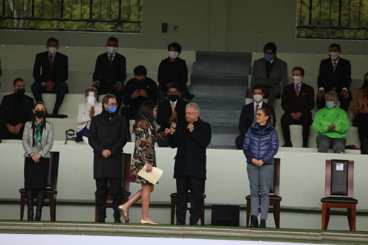 AMLO y Ana Guevara entregaron el PND 2020 en el Campo Marte (Octavio Hoyos)