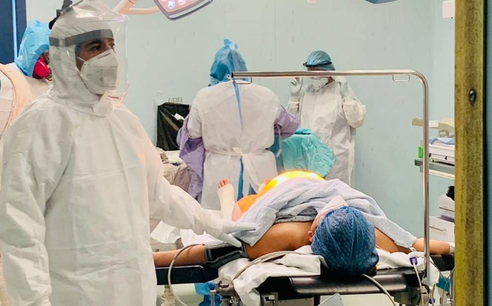 En Guanajuato realizan cesárea a paciente embarazada con coronavirus