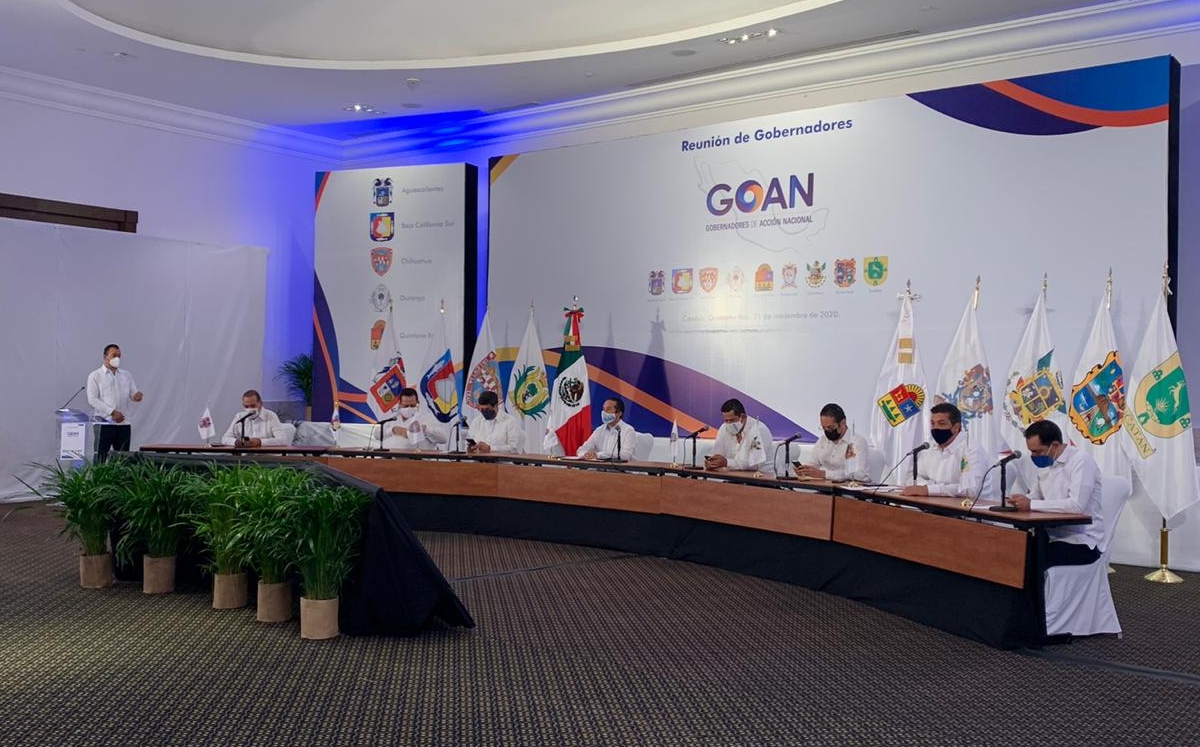 Los gobernadores durante la reunión en Cancún. (Especial)