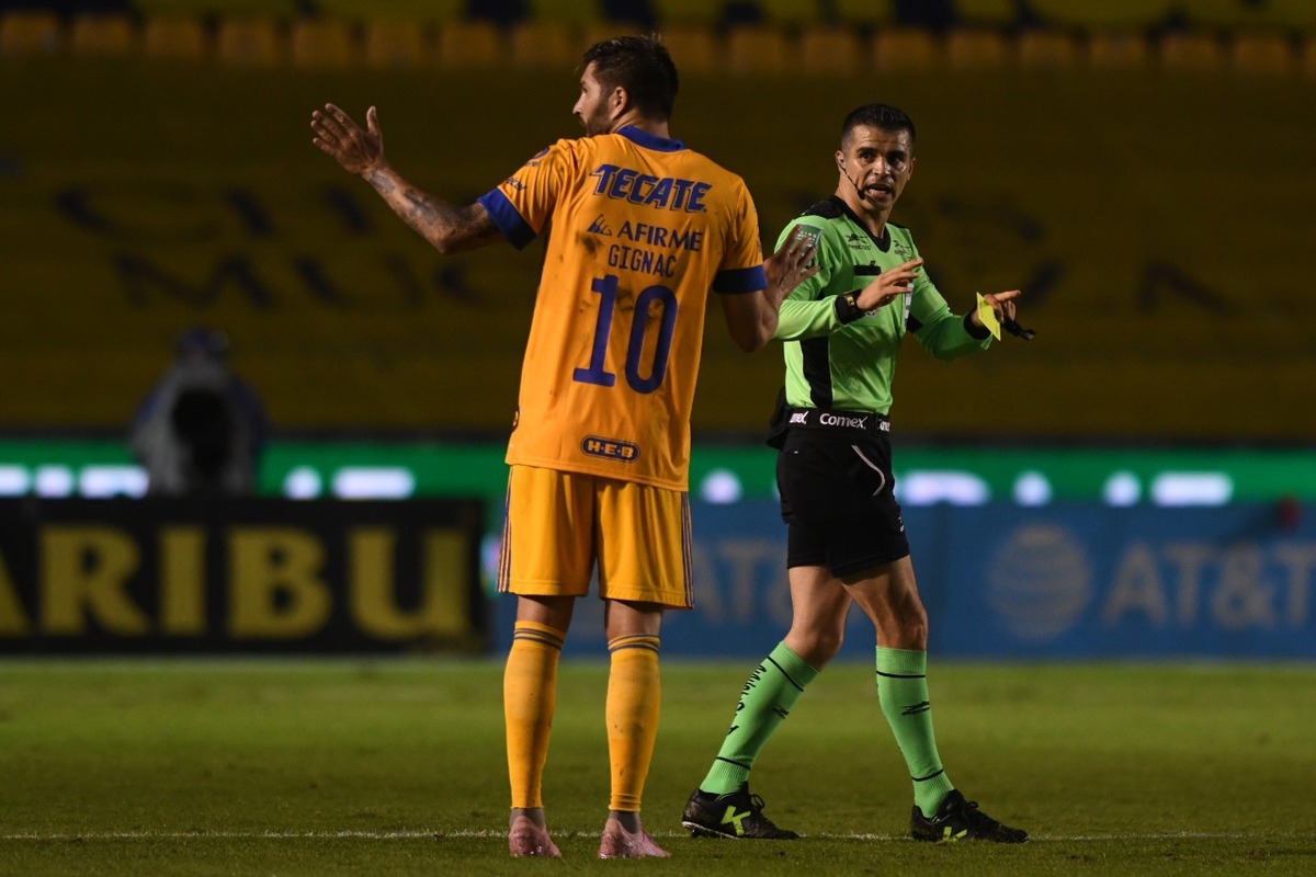 Gignac fue amonestado en el duelo ante Toluca (Imago7)