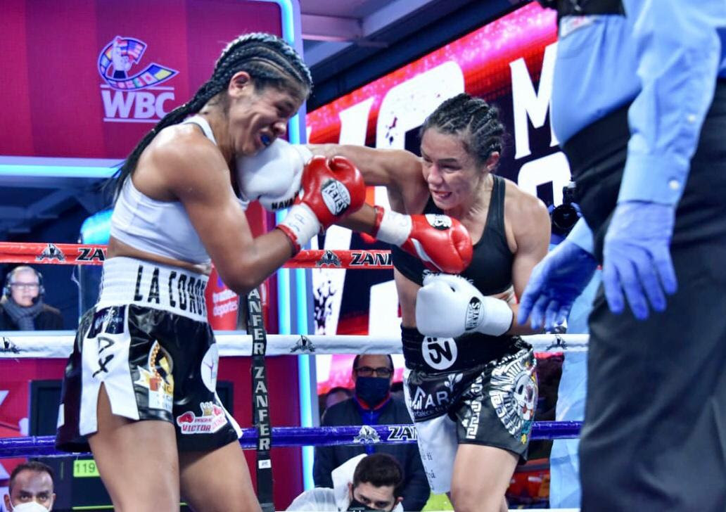 Jackie Nava impone su clase y vence a Marisol Corona (Zanfer Box)