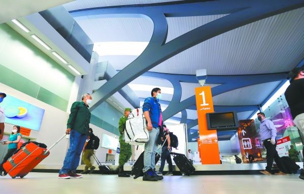 Se tenía contemplado invertir más de 4 mil mdp en mejoras del aeropuerto. Roberto Alanís