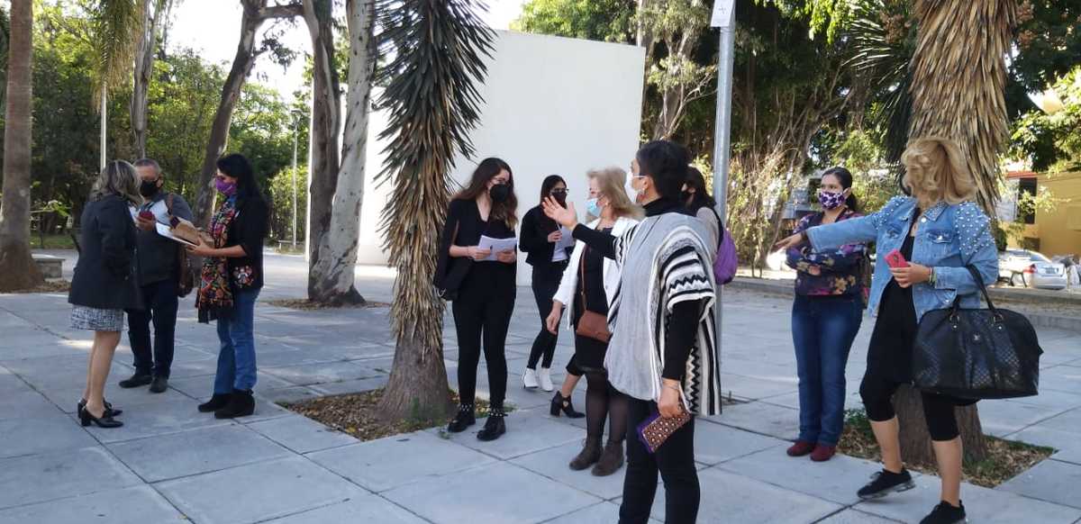 Entregan documento de impugnación de lineamientos de paridad de género en el IEPC. (Josefina Ruíz)
