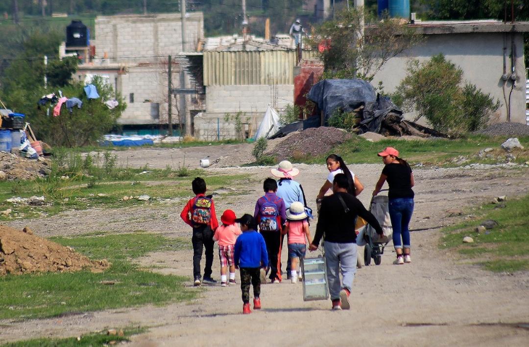 54% de poblanos no puede adquirir canasta básica. (Andrés Lobato)