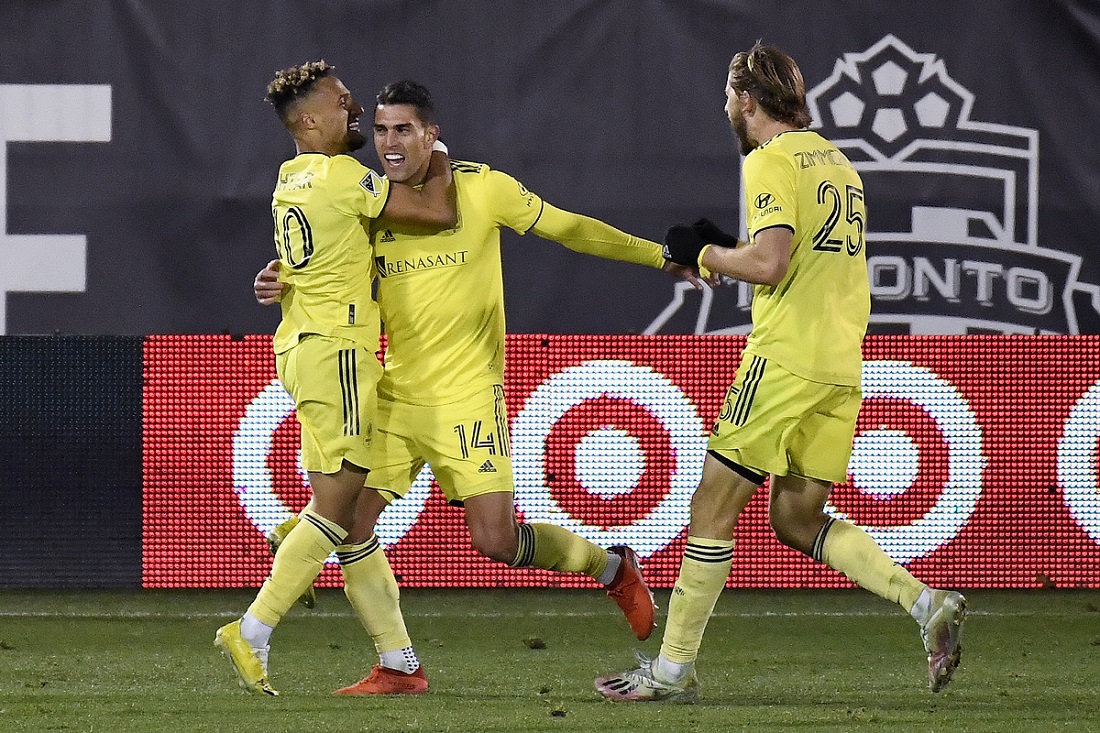 Daniel Ríos le dio el triunfo a Nashville sobre Toronto y se mete a semifinales de la MLS  (AP)