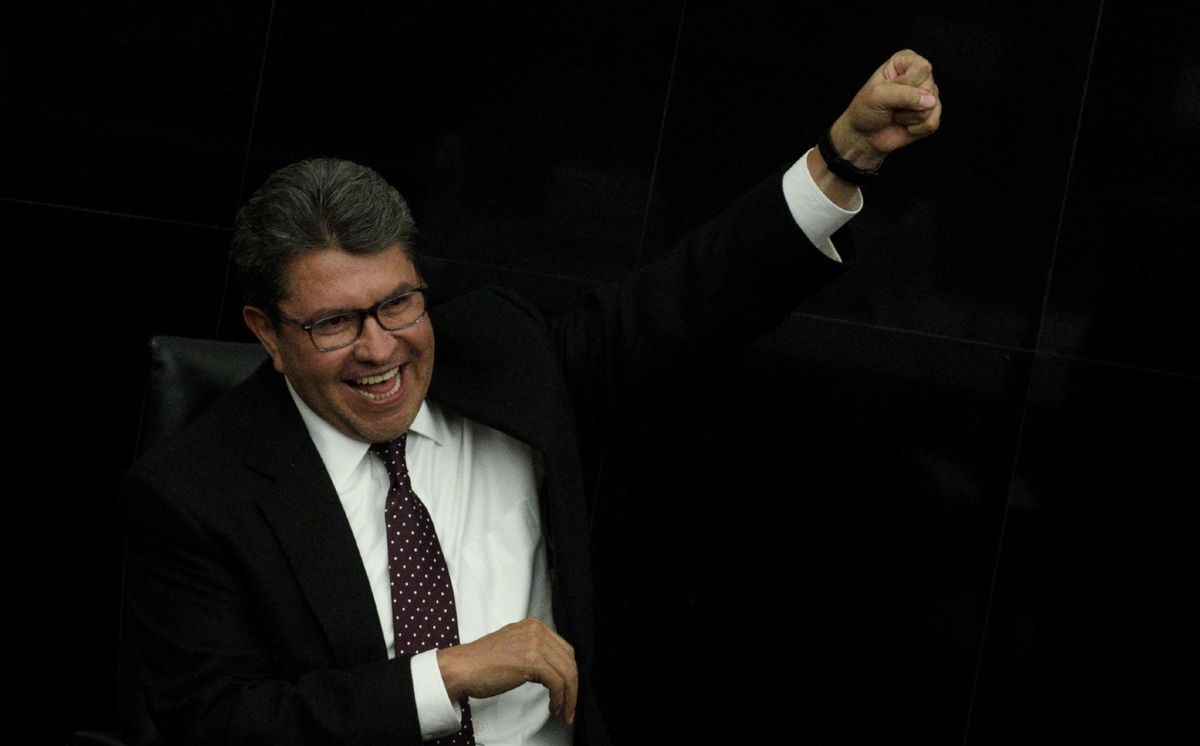 El coordinador de Morena en el Senado, Ricardo Monreal en una sesión. (Cuartoscuro)