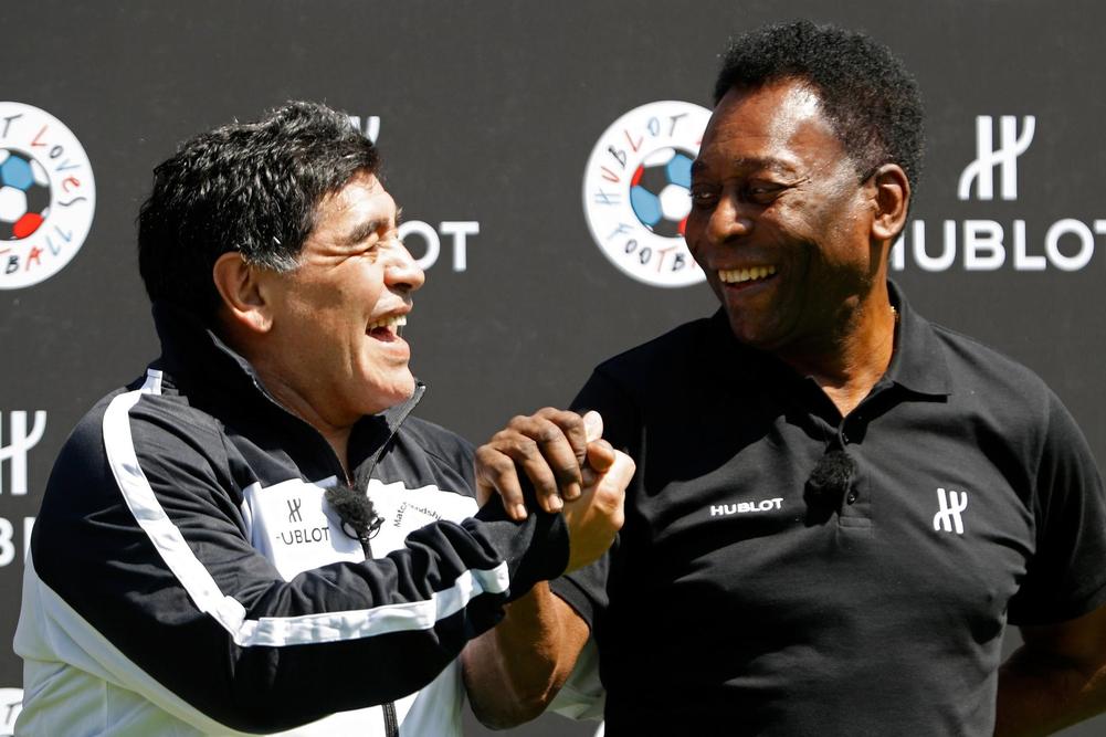 Diego Maradona y Pelé (Reuters)