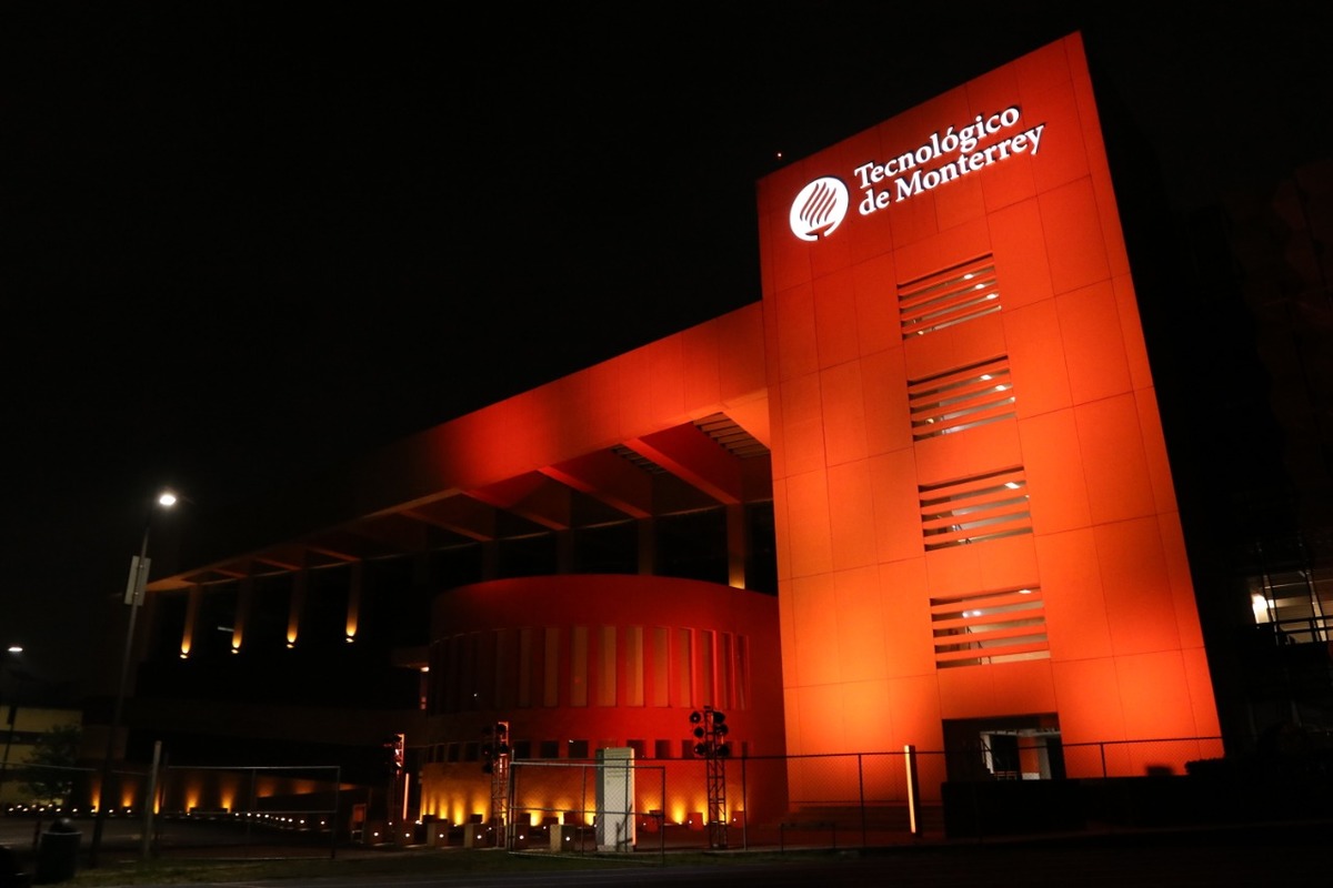 Se iluminarán con luz naranja los campus de Tec de Monterrey. Foto: Especial.