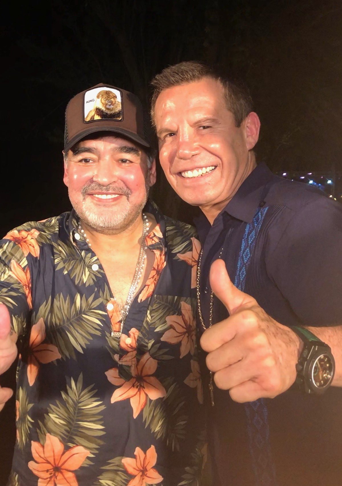 Julio César Chávez y Diego Armando Maradona (Twitter: @Jcchavez115)