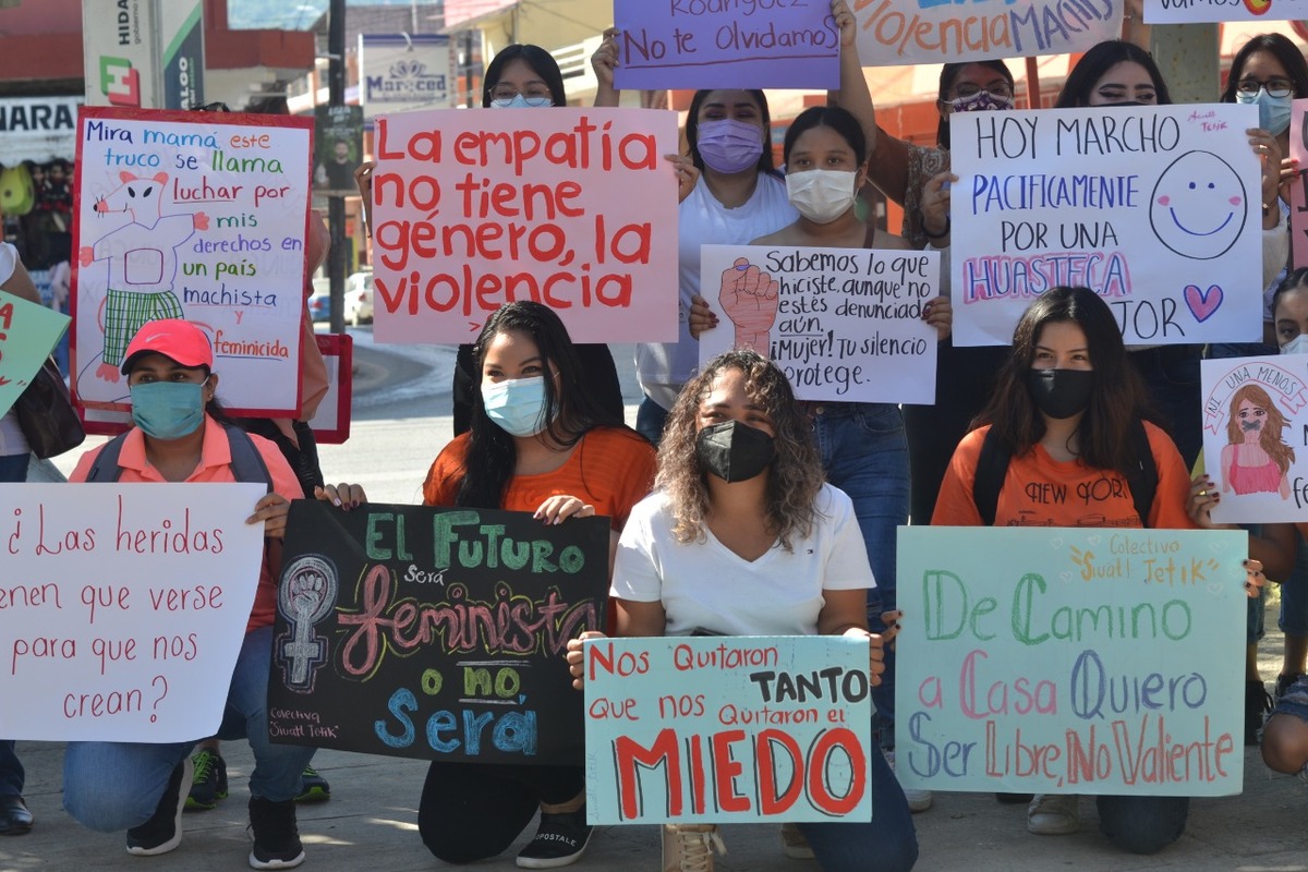 Marcha feminista en Huejutla de Reyes. (Wendy Salazar)
