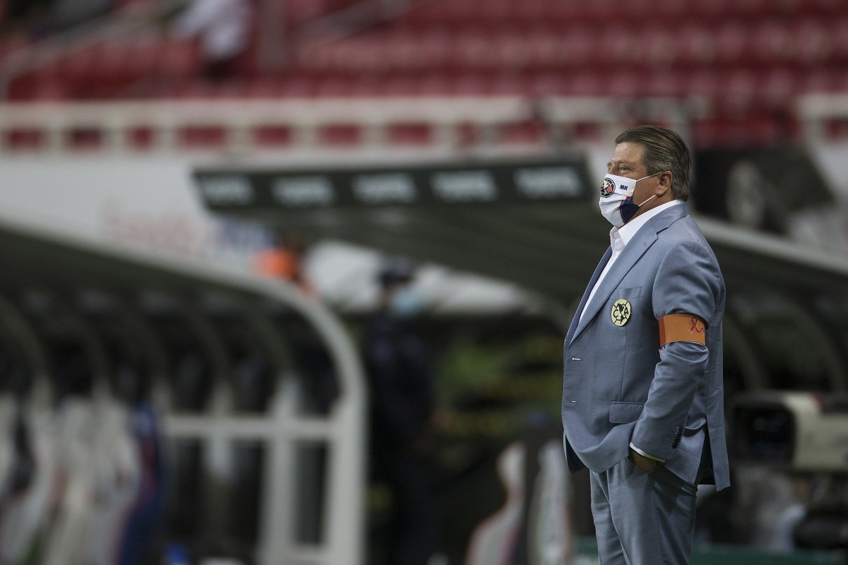 Miguel Herrera en el Clásico Nacional (Mexsport)