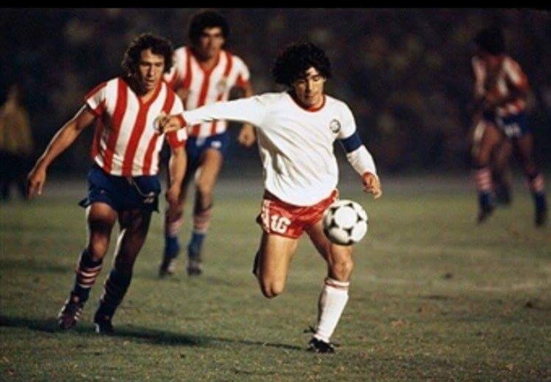 El 11 de noviembre de 1980, Chivas se enfrentó a Argentinos Juniors en el Coliseo de Los Ángeles. (Cortesía Chivas)