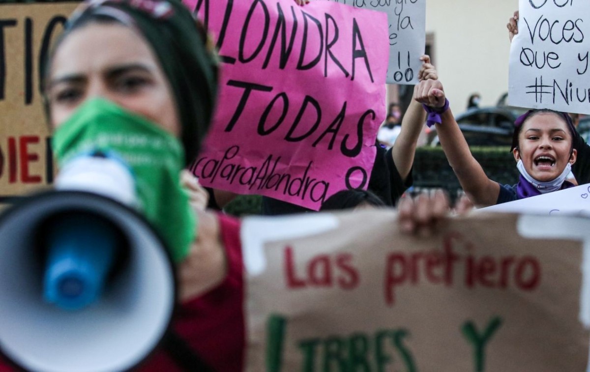 Policía de CdMx 'blinda' edificios de Centro Histórico por marcha de mujeres