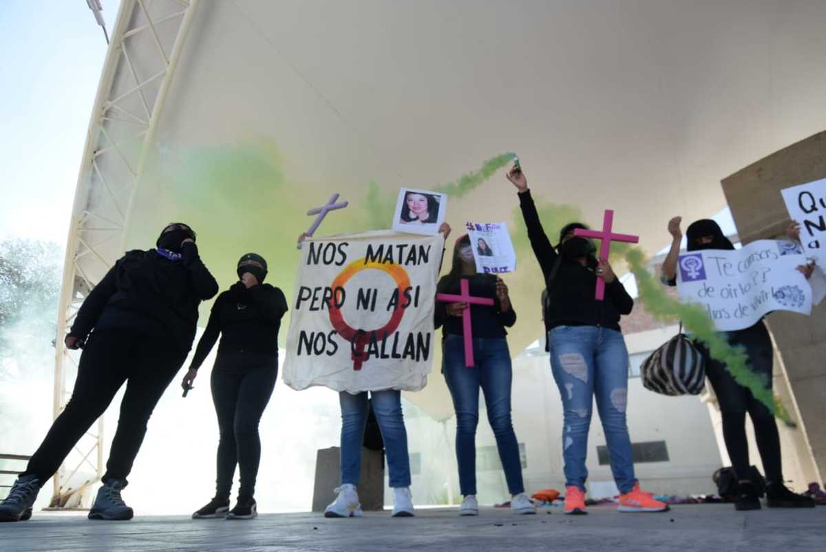 Protestas feministas en Atitalaquia durante el 25N. (Francisco Villeda)