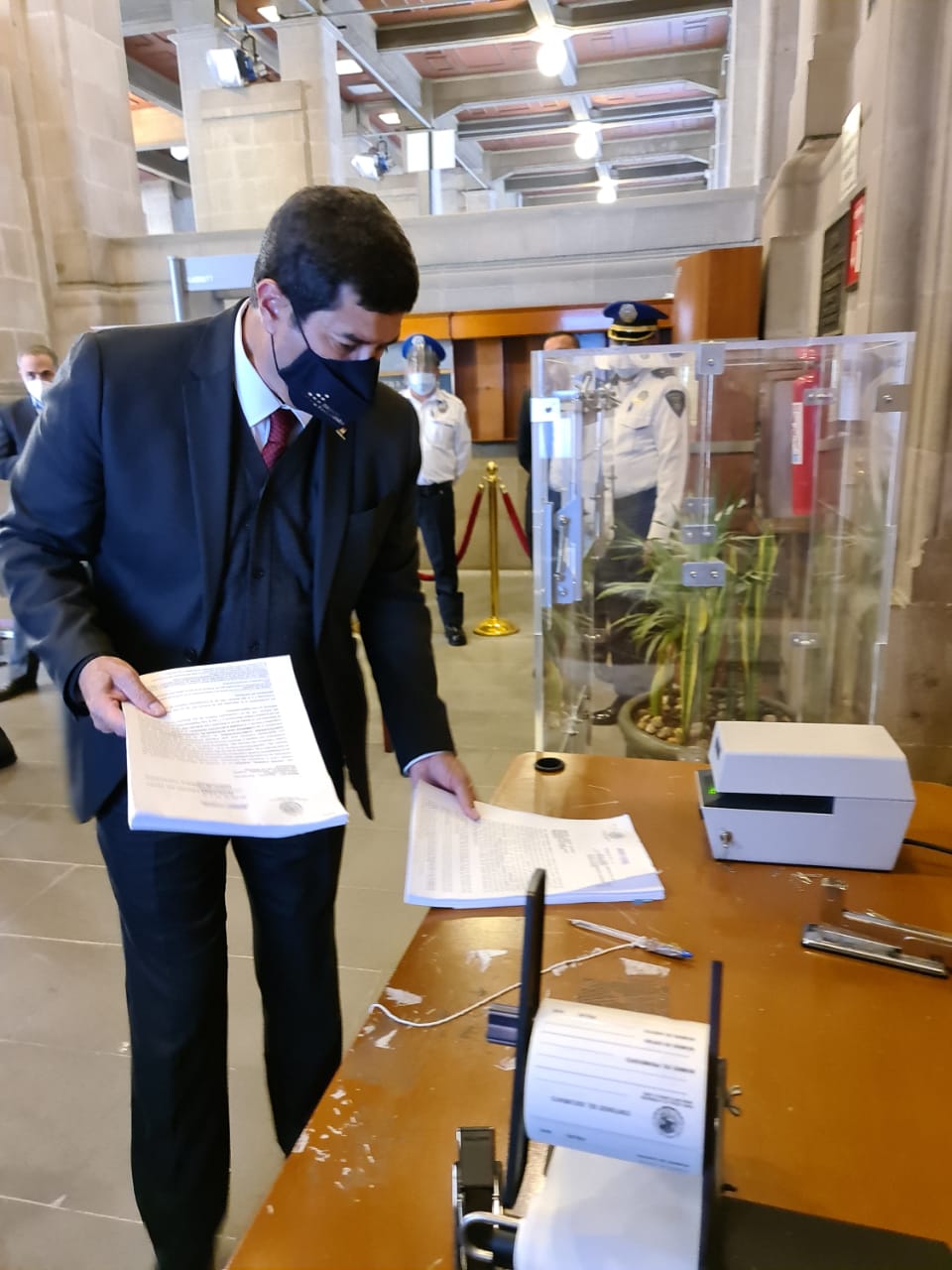El gobernador presentó la controversia constitucional contra la extinción de fideicomisos. (Tomada de@Javier_Corral)