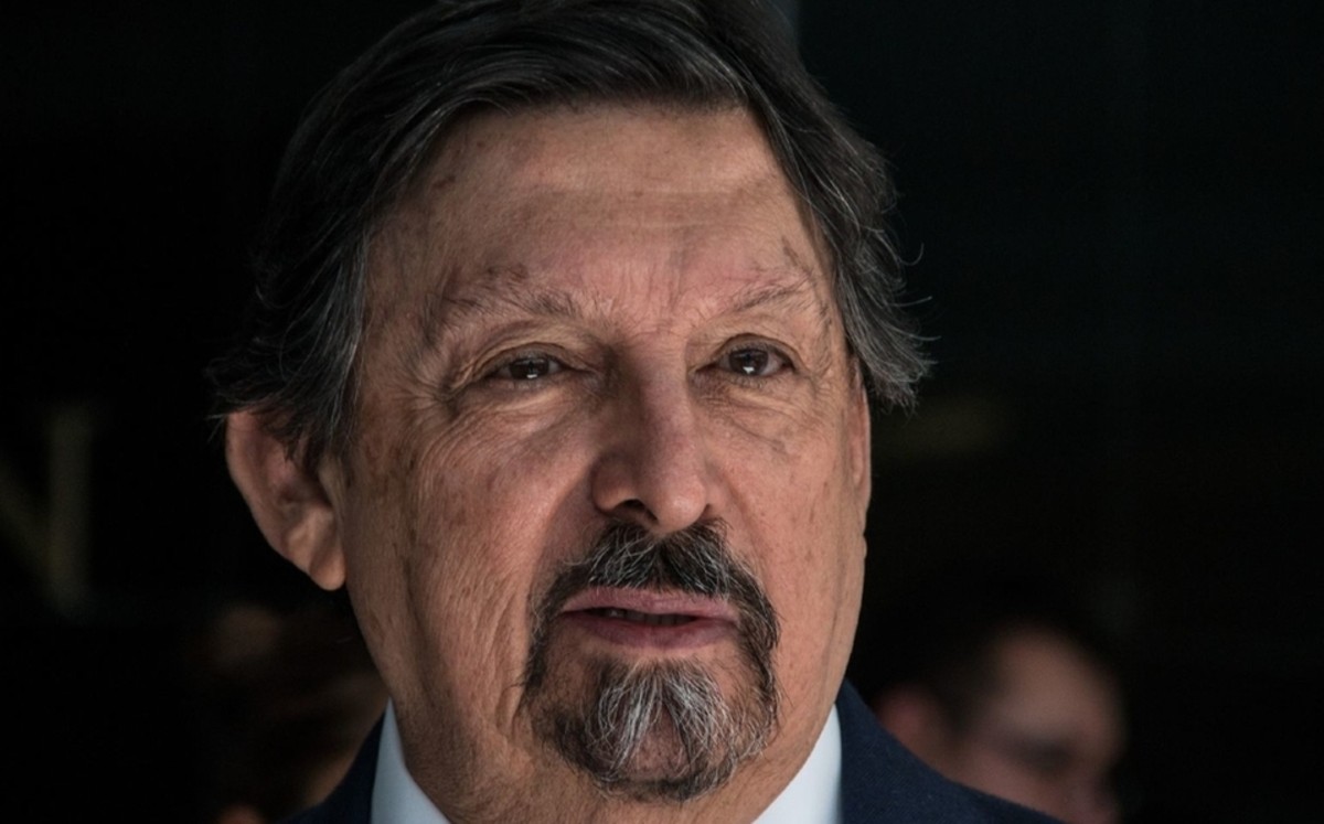 Napoleón Gómez Urrutia da positivo a covid-19