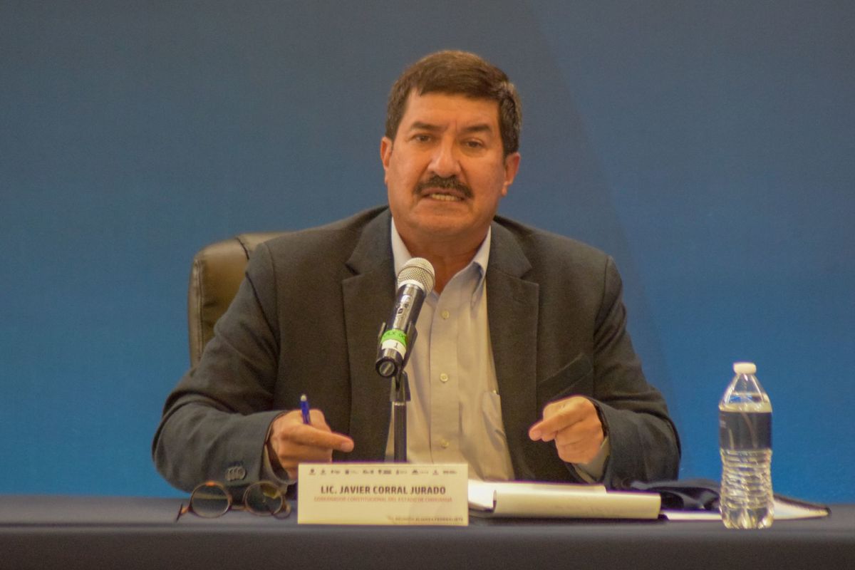 Javier Corral, gobernador de Chihuahua, dijo que abandonar la mesa "violenta principios fundamentales del Federalismo". | Cuartoscuro