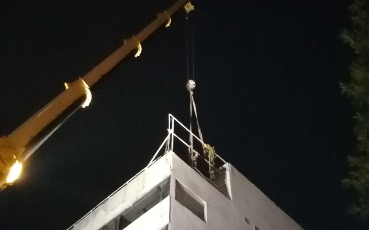 Las labores de remoción iniciaron a las 22:00 horas y finalizaron la madrugada de este viernes. (Especial)