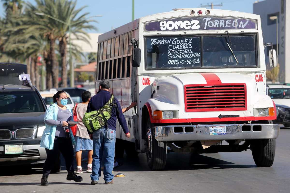 Modifican horario de autobuses 'rojos' de Torreón a Gómez Palacio. (Rolando Riestra)