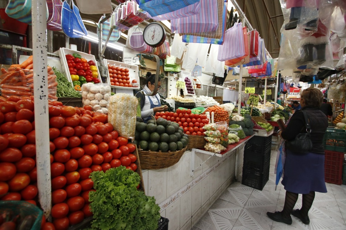 Frutas y verduras que forma parte de los productos que integran la canasta básica. (Agencia Enfoque)