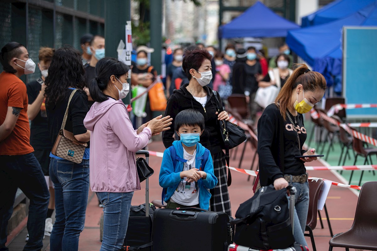 El aumento de contagios en Hong Kong está generando un plan para incentivar las pruebas de coronavirus. | EFE