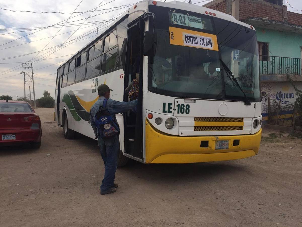 Desvían rutas en la colonia Valle de León. ESPECIAL