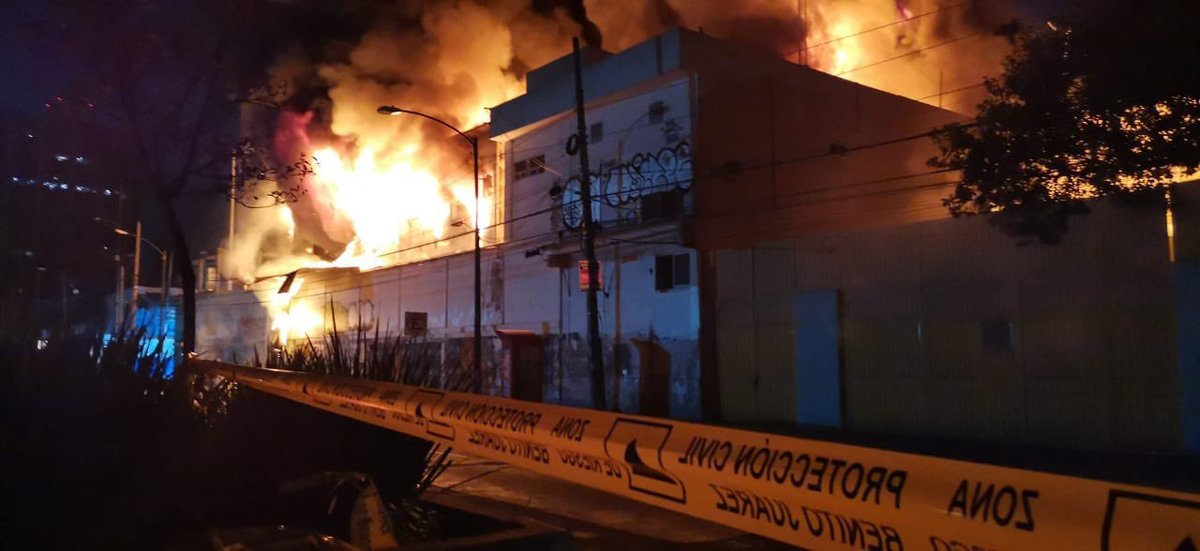 Incendio en estación de CFE está controlado al 50%: alcalde de Benito Juárez. (Especial)