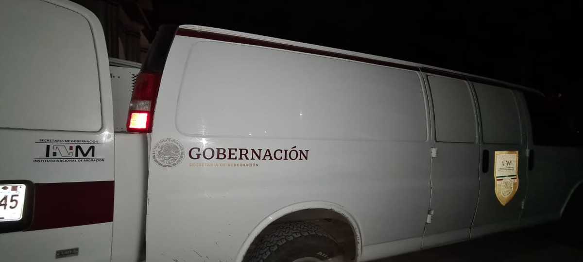 Los indocumentados fueron trasladados a la garita del INM, para ser deportados a sus países de origen. (Especial)