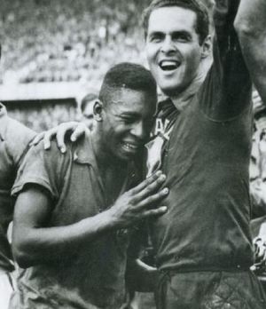 La emoción de Pelé tras el título de 1958