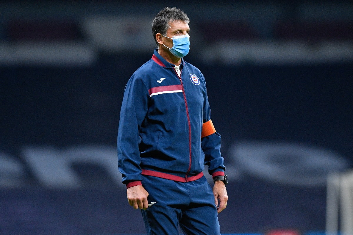 Robert Dante Siboldi en el partido Cruz Azul vs Tigres (Imago7)