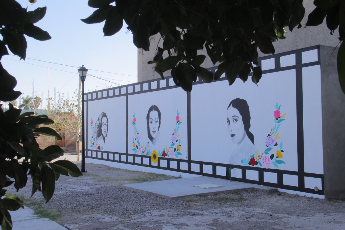El exterior del Teatro Dolores del Río, que se ubica en el complejo de la Casa de la Cultura de Gómez Palacio. (Manuel Guadarrama)