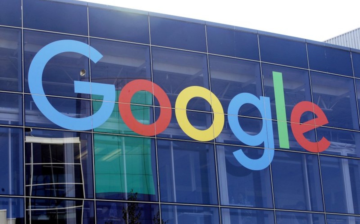 Google y Facebook firmaron la declaración junto con otras 70 empresas digitales. (AP)