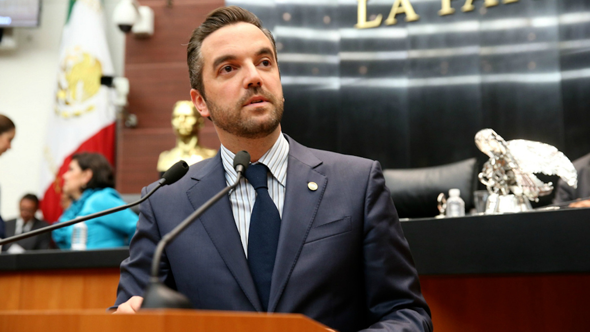 Ordenan a FGR revelar si investiga a ex senador acusado por Lozoya de extorsión