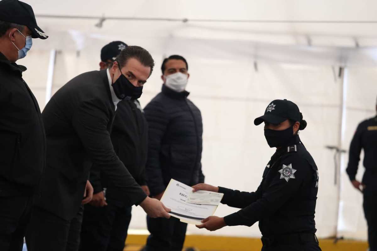 Reconoce municipio de Monterrey a 103 policías operativos. Foto: Jorge López.